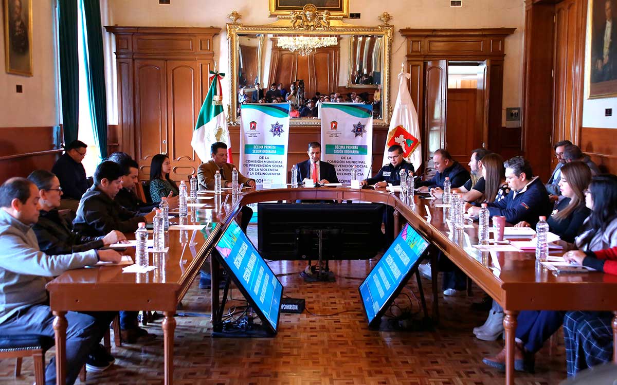 El Ayuntamiento de Toluca reconoce labor de los líderes vecinales de la iniciativa CONVIVE en el combate a la delincuencia.