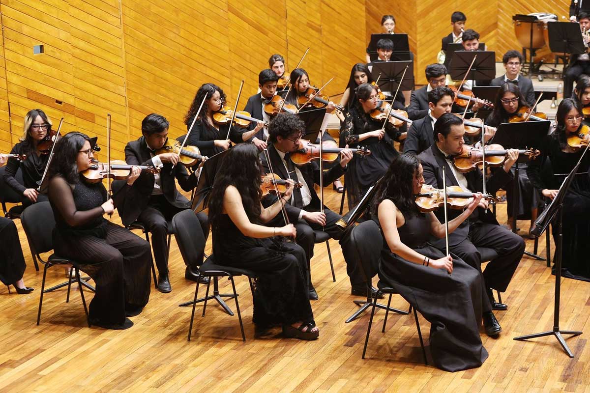 Orquesta Sinfónica Juvenil de la UAEMéx en concierto de gala.