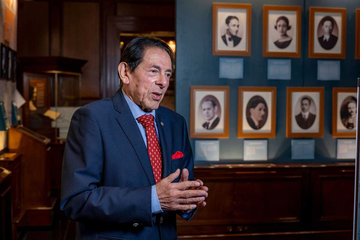 UAEMéx Enriquece su Acervo Hemerográfico con Donación Histórica