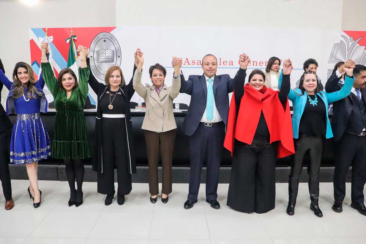 Víctor Humberto Benítez González asume la presidencia del Coilegio de Notarios del Edoméx.