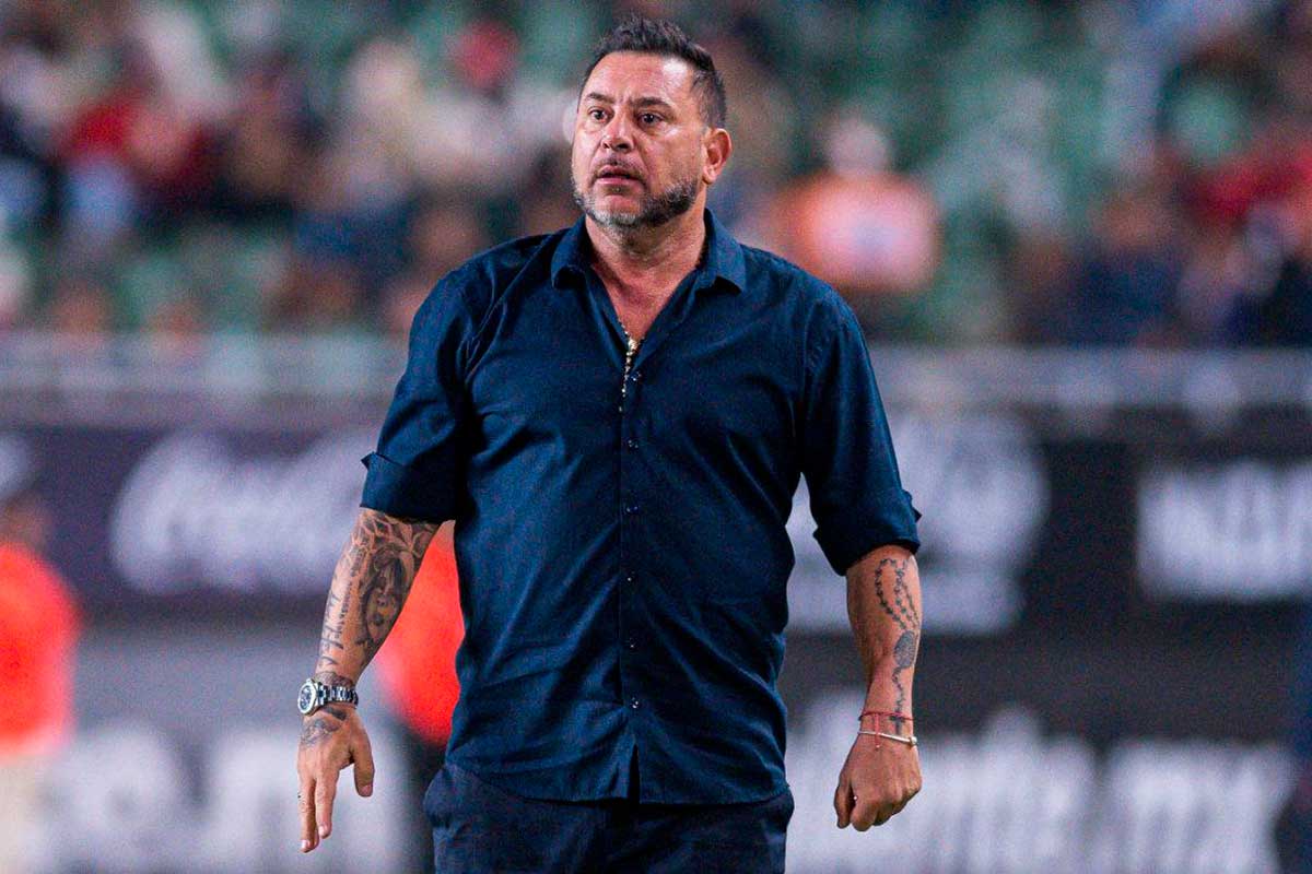 Antonio Mohamed: “La derrota nos deja un aprendizaje, pero seguimos adelante”