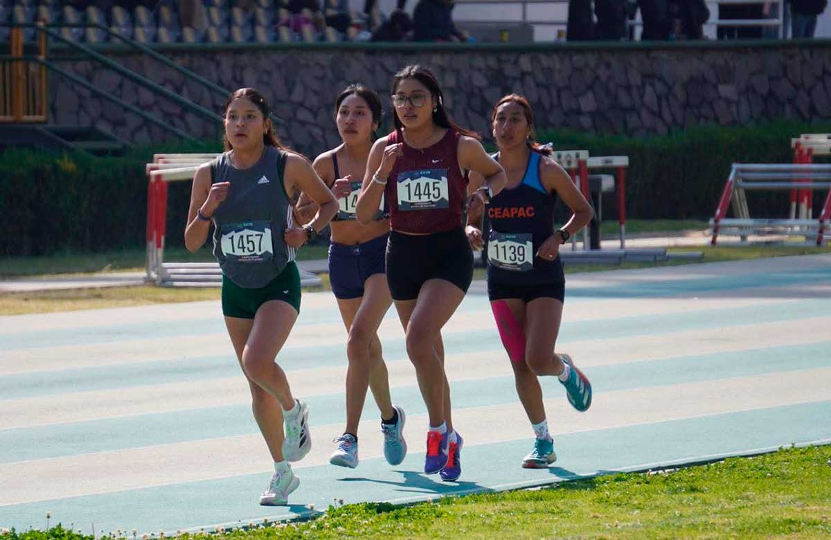 Atletas de la Universidad.