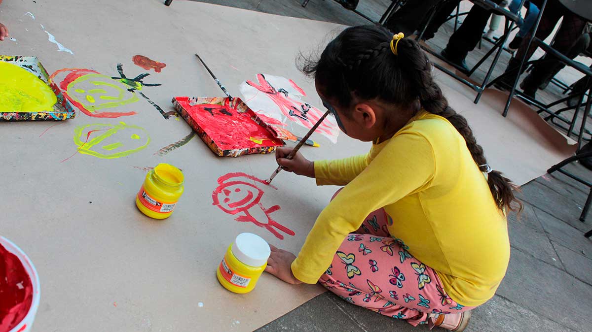 Los habitantes participan de la primera tarde cultural del 2025 en Toluca.