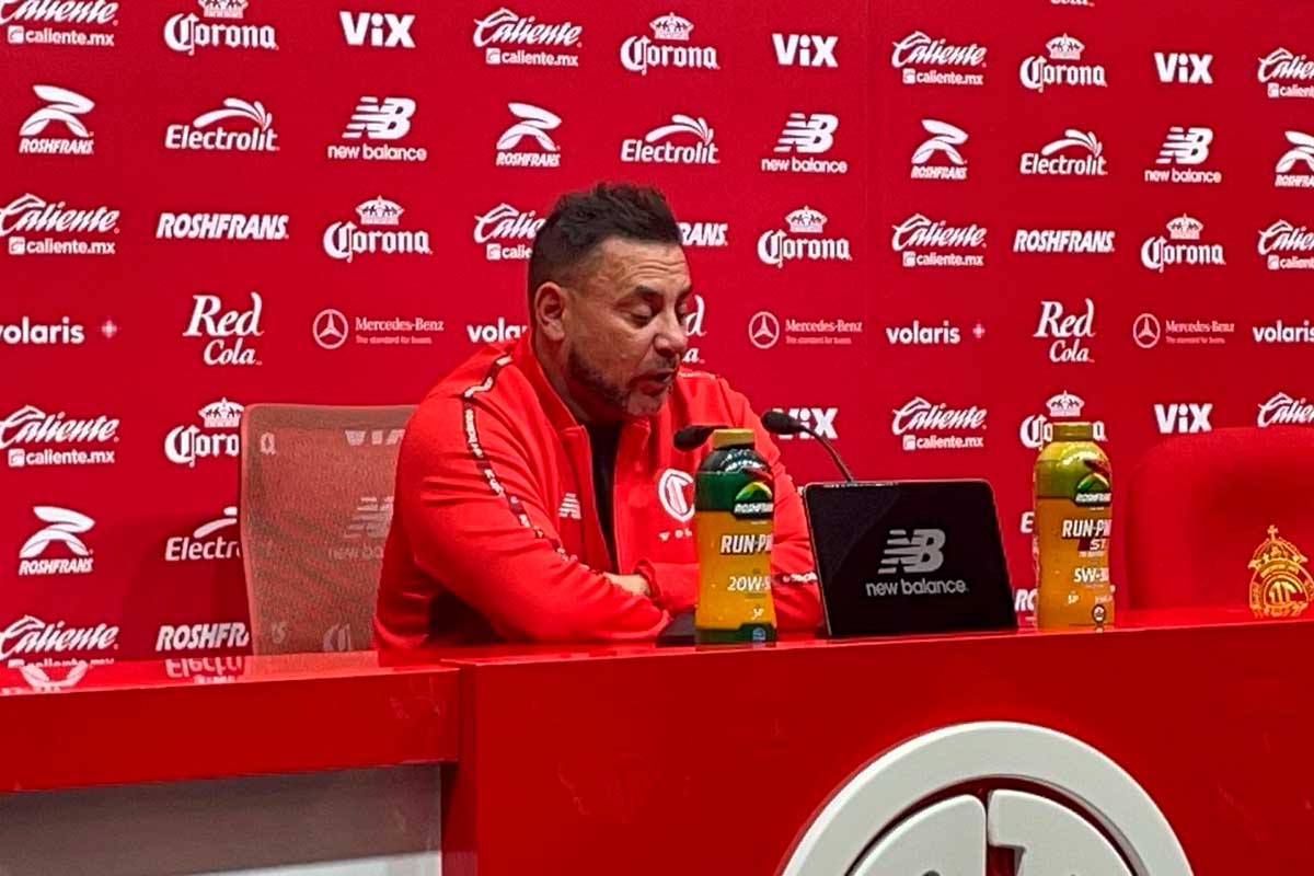 Antonio Mohamed director técnico de los Diablos Rojos del Toluca en conferencia de prensa después del empate con los Rayados del Moterrey.