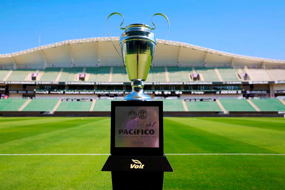 Trofeo del Torneo Copa del Pacífico.