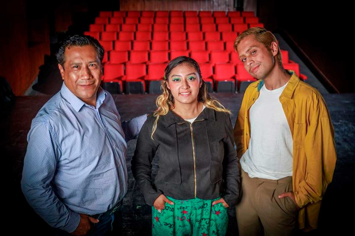 Actores de la Compañía Universitaria de Teatro de la UAEMéx presentan la obra "El Ogrito".