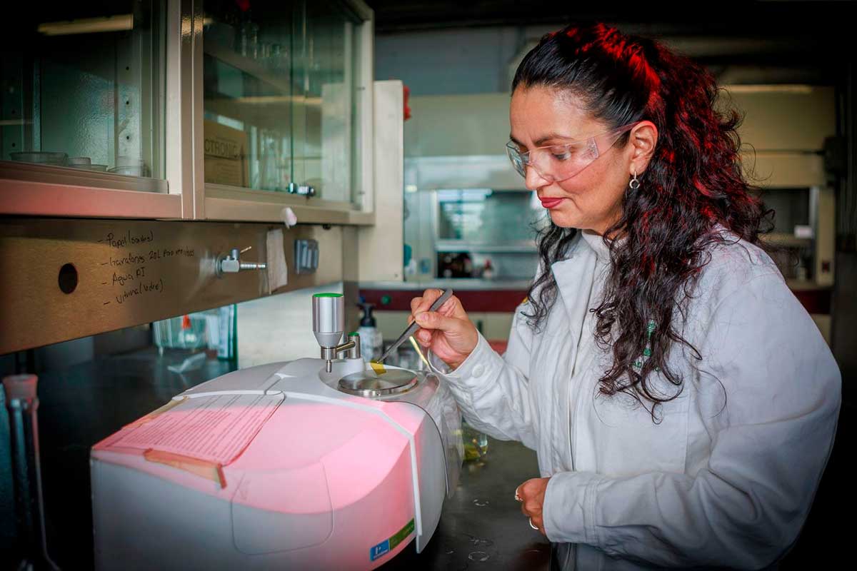 Investigadora de la UAEMéx desarrolló materiales orgánicos para la descontaminación del agua.