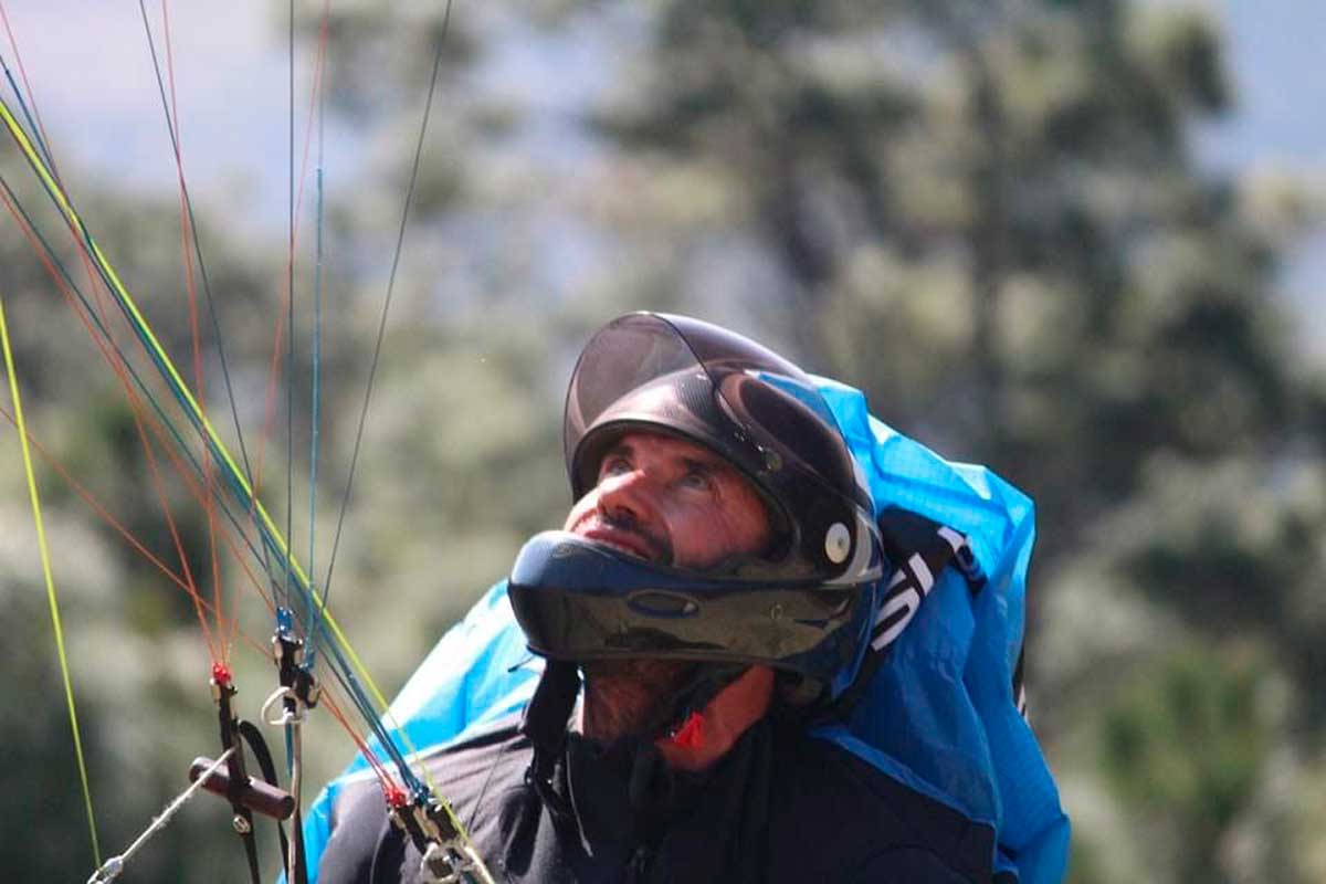Pilotos expertos de parapente en Temascaltepec y Valle de Bravo.