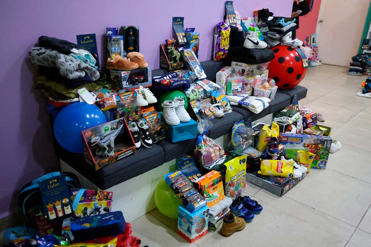 Los Reyes Magos llenan de alegría el Albergue Renacer de Huixquilucan