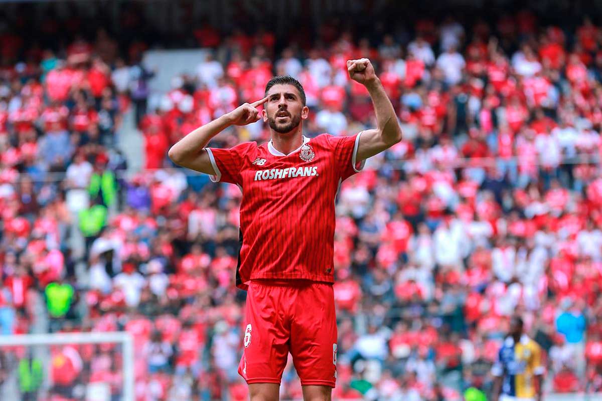 Paulinho jugador goleador de los Diablos Rojos de Toluca.