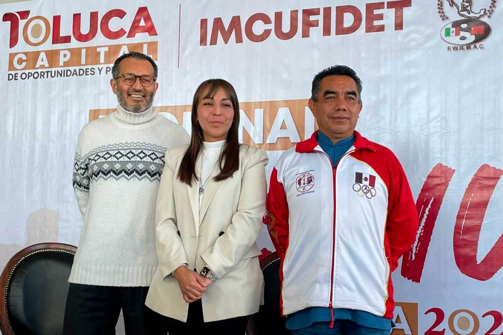 Organizadores del Torneo Regional de Wushu en Toluca.