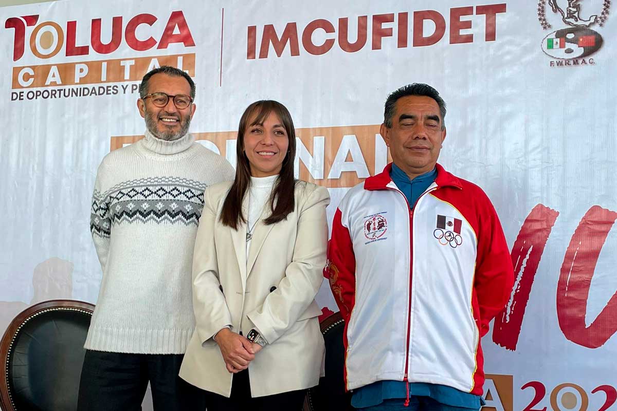 Organizadores del Torneo Regional de Wushu en Toluca.