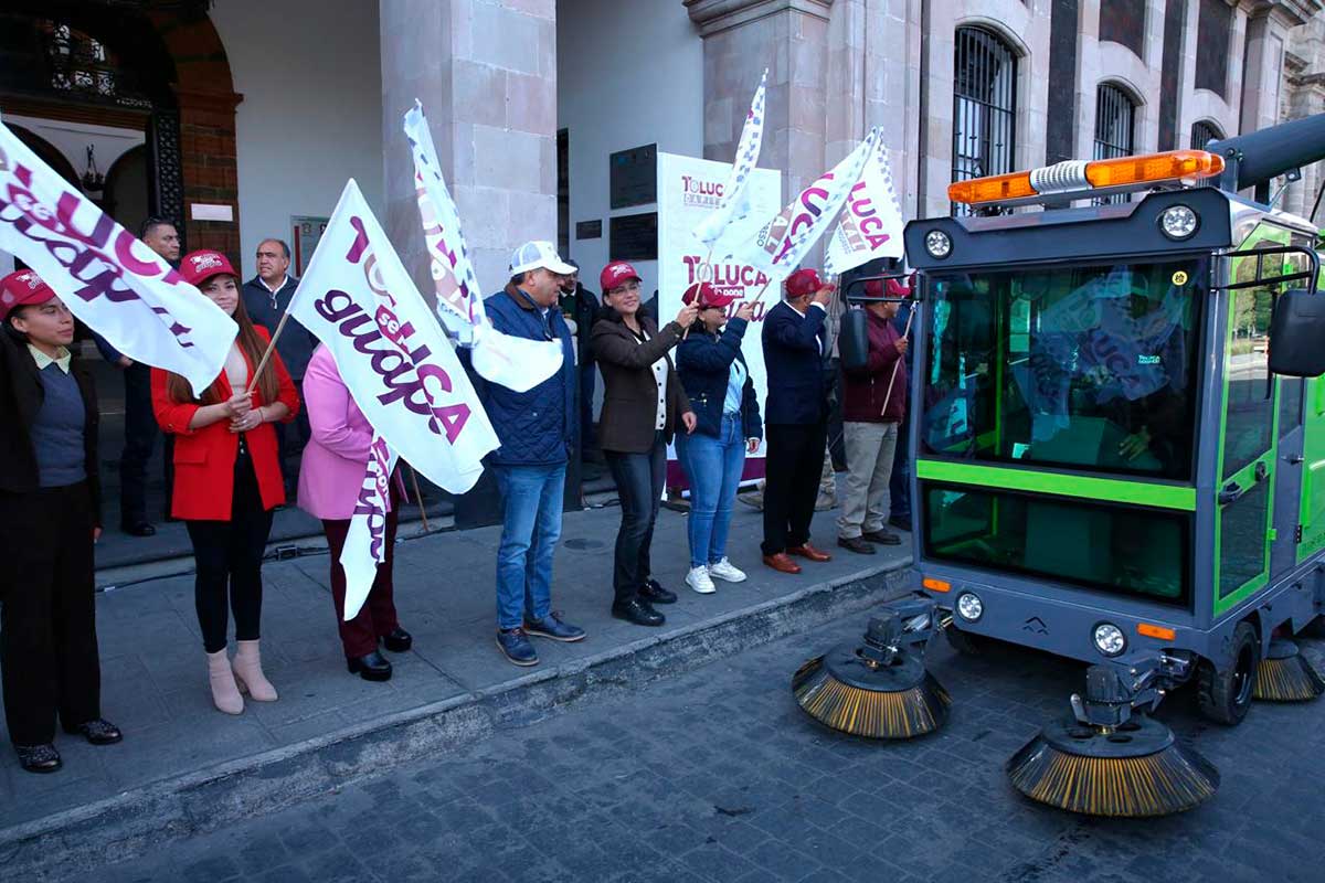 El presidente municipal de la capital mexiquense inicia programa de limpieza inteligente de la ciudad.