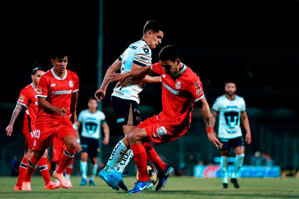Pumas y Toluca Reparten Puntos en un Intenso Empate en CU (1-1)