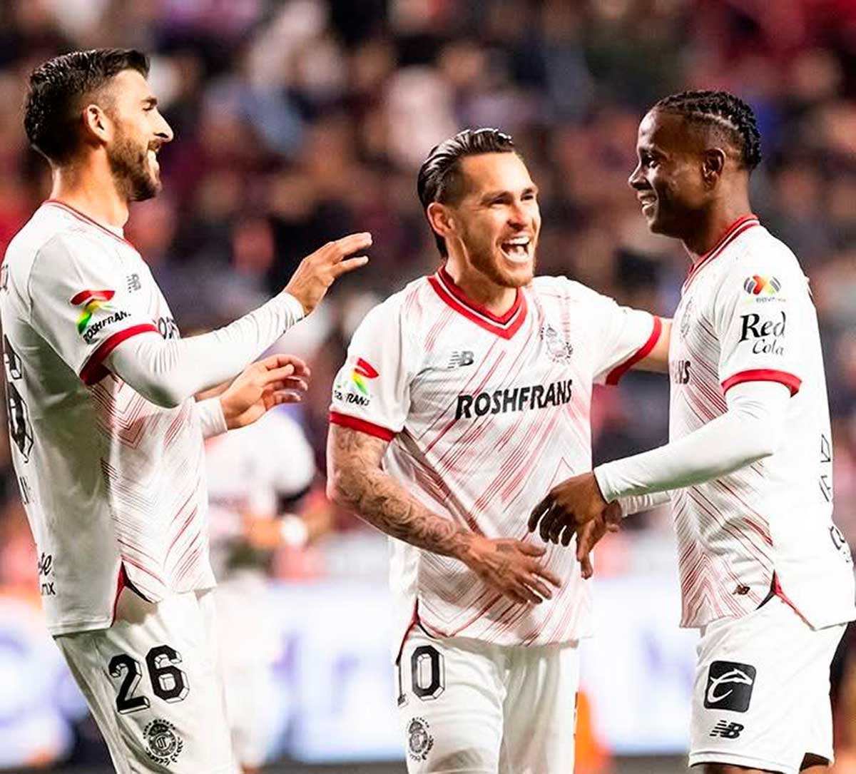Los Diablos Rojos en partido de fútbol.