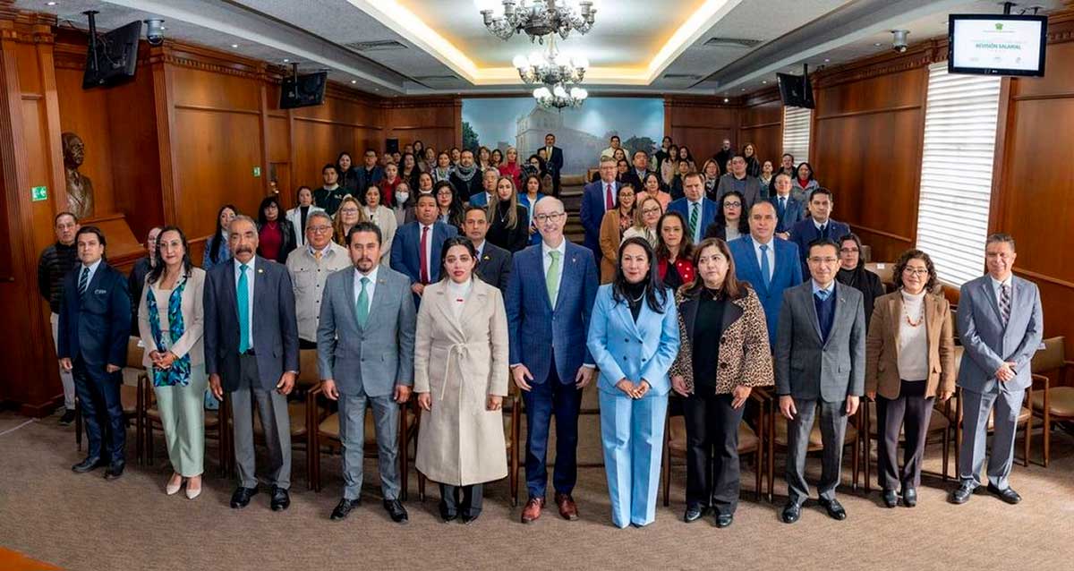 La UAEMéx reafirma su compromiso con su personal docente y administrativo.