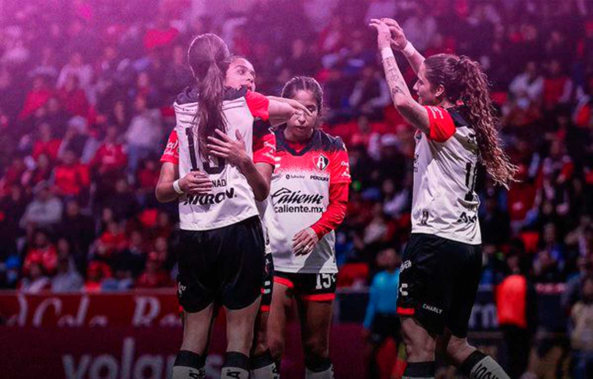 Atlas se enfrenta a Toluca Femenil.