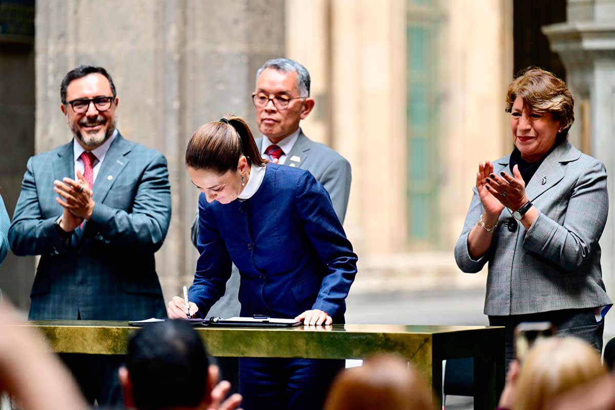 Delfina Gómez firma acuerdo "Bachillerato para todas y todos".