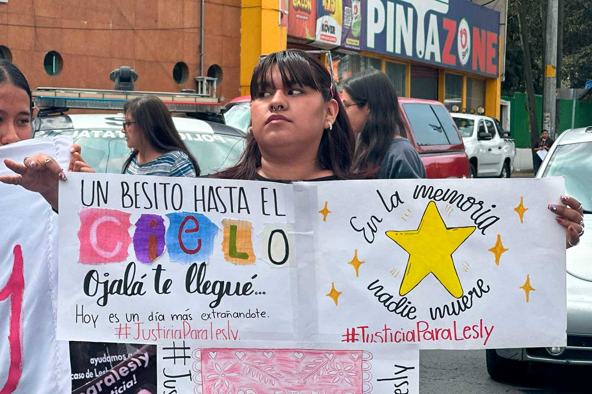 #JusticiaParaLesly: Bloquean Paseo Tollocan en protesta por joven arrollada por autobús