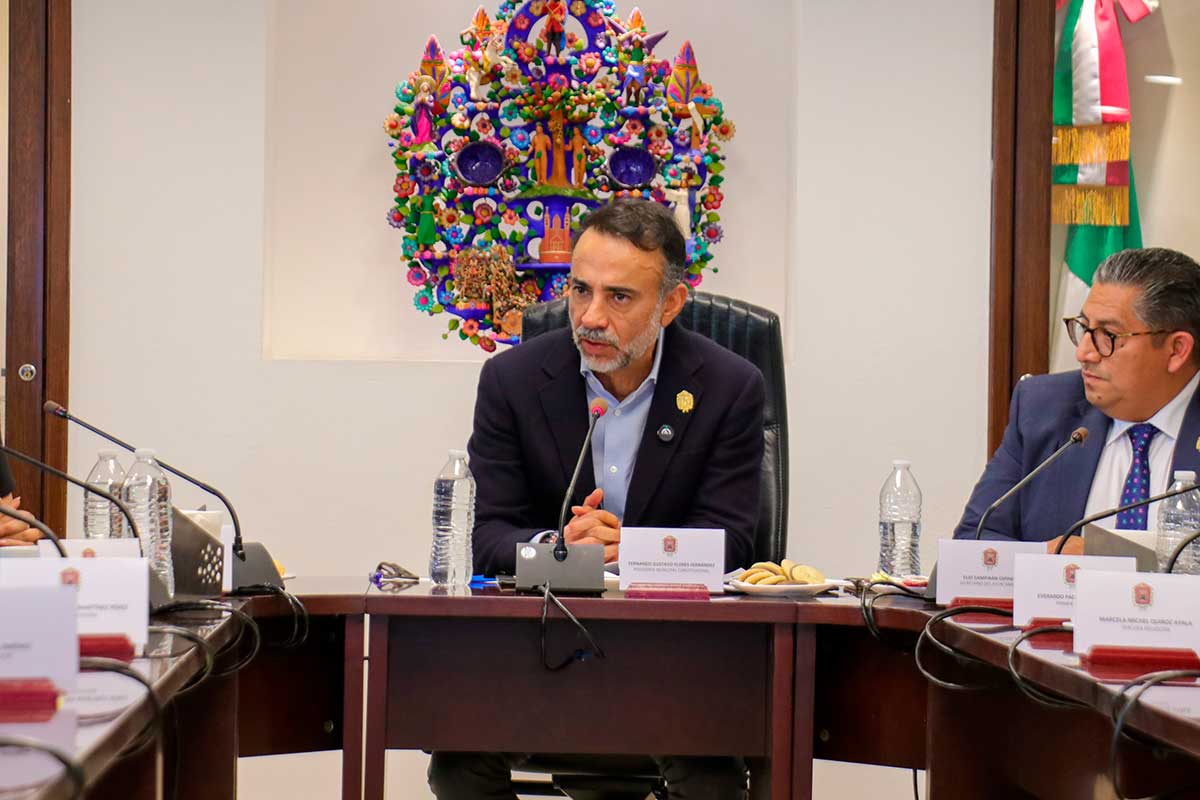 Fernando Flores incrementa un 20% el salario de los policías municipales.