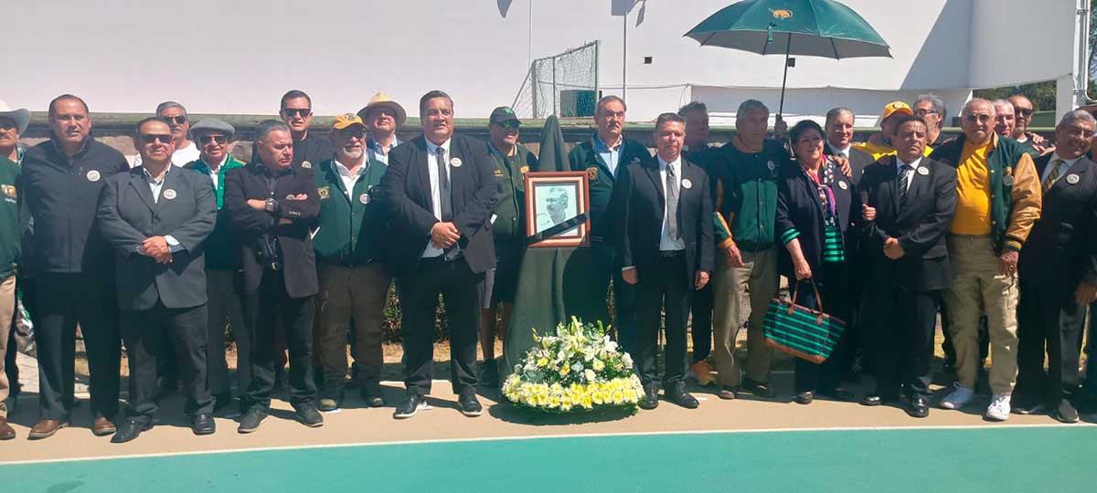 Homenaje a Alberto "Chivo" Córdoba coach de los Potros Salvajes de la UAEMéx.