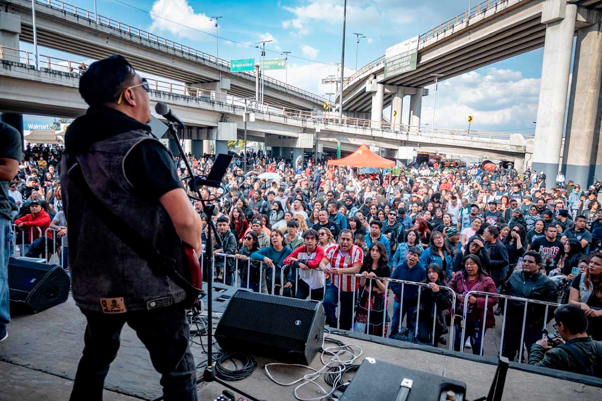 Rock urbano toma el bajo puente Santín en Toluca con un concierto inolvidable
