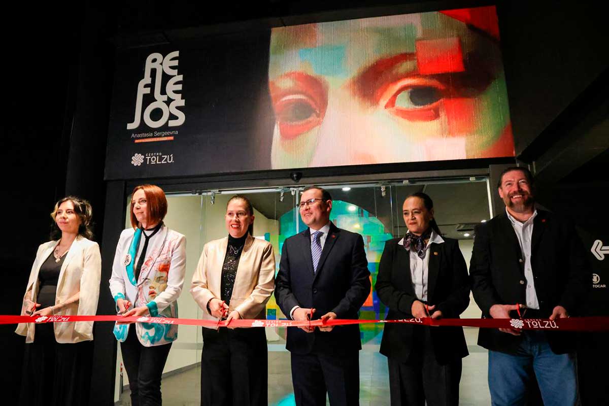 Anastasia Sergeevna inaugura su esposición #Reflejos# en Centro Tolzú.