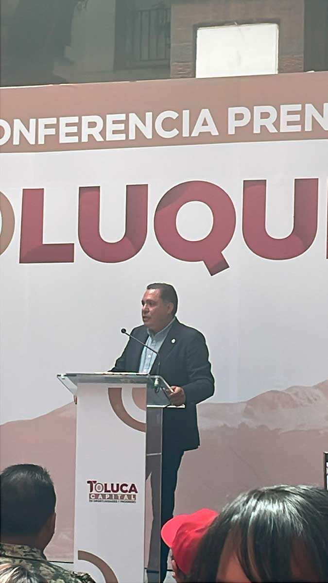 El alcalde de Toluca Ricardo Moreno Bastida refuerza el programa "Moto Segura" en la ciudad.