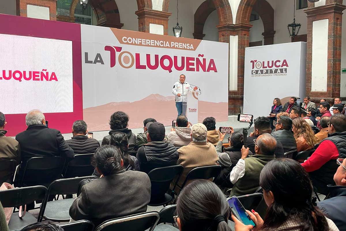 Ricardo Moreno presidente municipal de Toluca en conferencia de prensa.