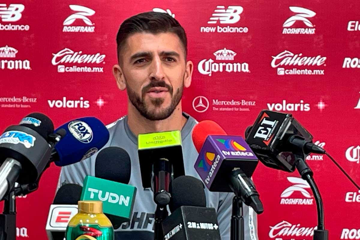 Paulinho de los Diablos Rojo en conferencia de prensa.