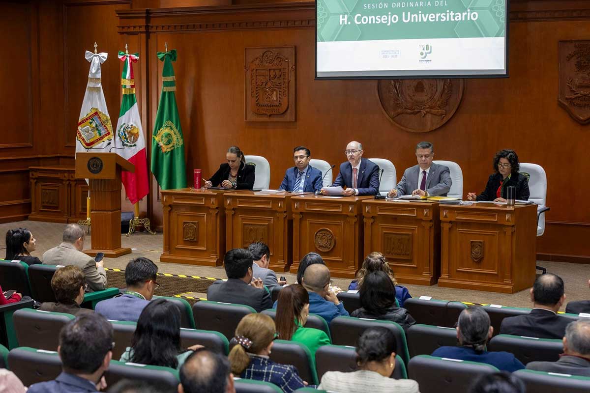 UAEMéx impulsa la salud y la educación: Nuevos diplomados y reformas académicas para 2025