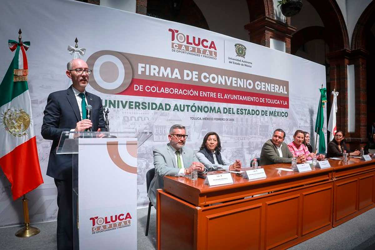 La UAEMéx firma convenio con el gobierno de Toluca.
