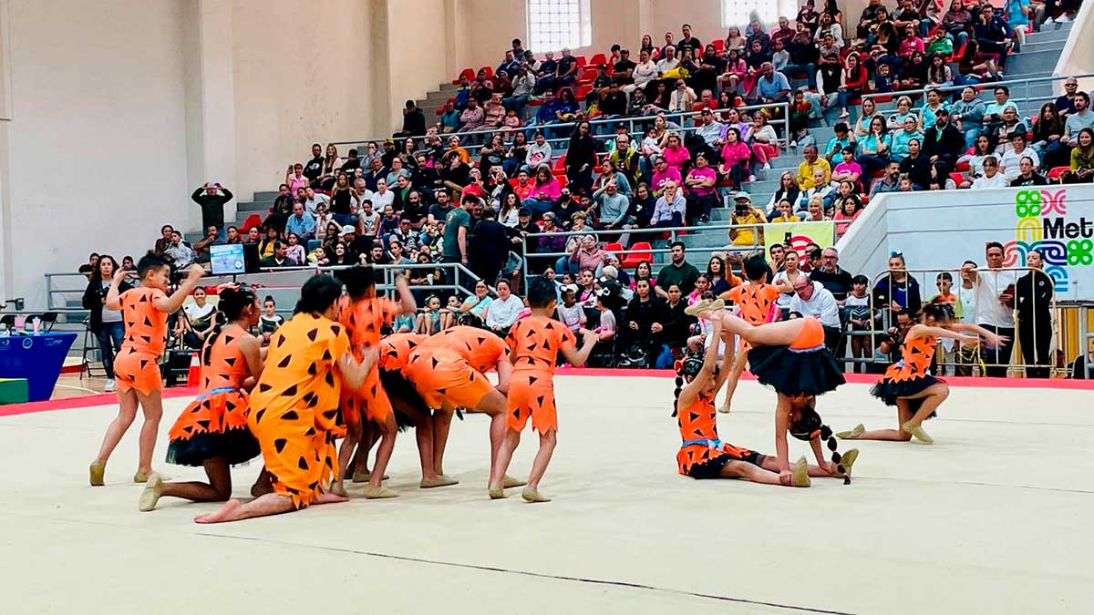 Gimnastas en Metepec.