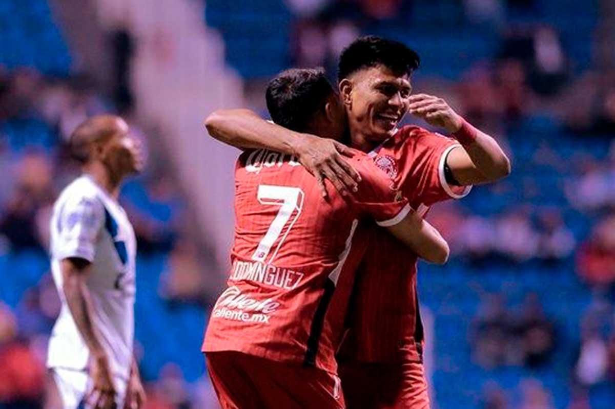 Diablos Rojos golean 3-0 a Puebla con goles de Gallardo, Vega y Paulinho