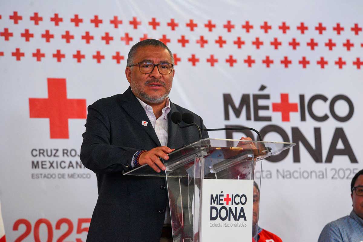 Secretario de gobierno del Estado de México durante evento de la Colecta Nacional.