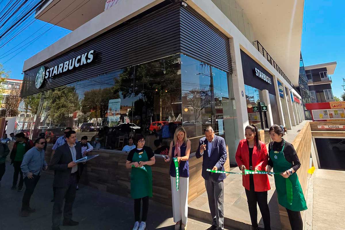 Toluca atrae inversiones: Alcalde Ricardo Moreno inaugura nueva sucursal de Starbucks