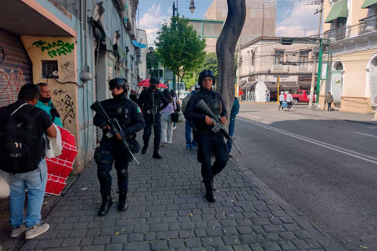 Toluca refuerza operativos de seguridad para reducir el delito y el comercio informal.