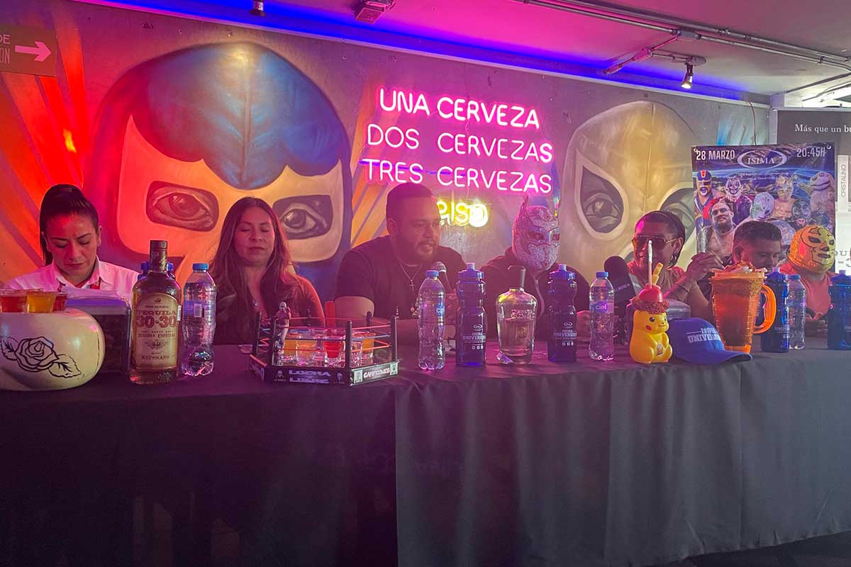 Triple A auncia función de lucha libre en Toluca.