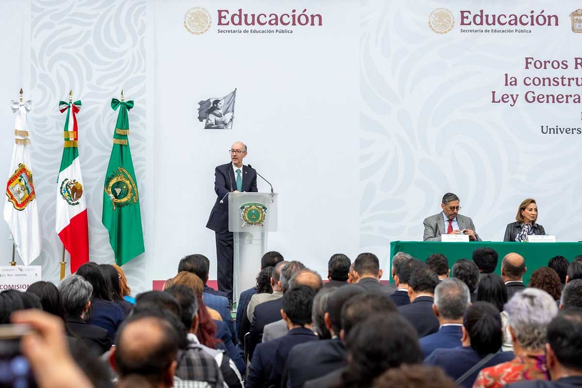 UAEMéx impulsa la excelencia educativa: Sede de foros para la Ley General de Educación Media Superior