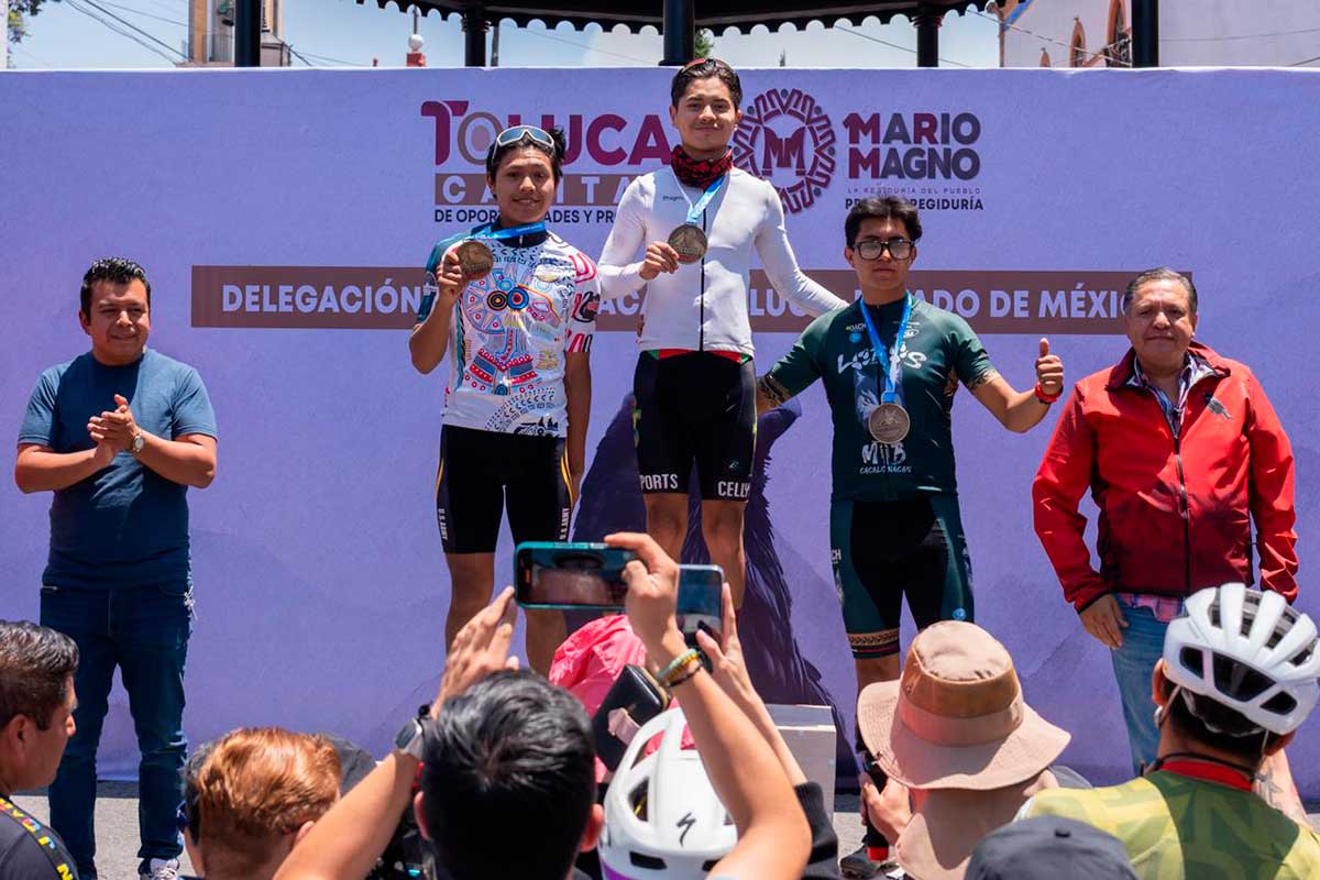 Cientos de ciclistas conquistan el Reto Cuervo Cacalomacán 2025 en Toluca