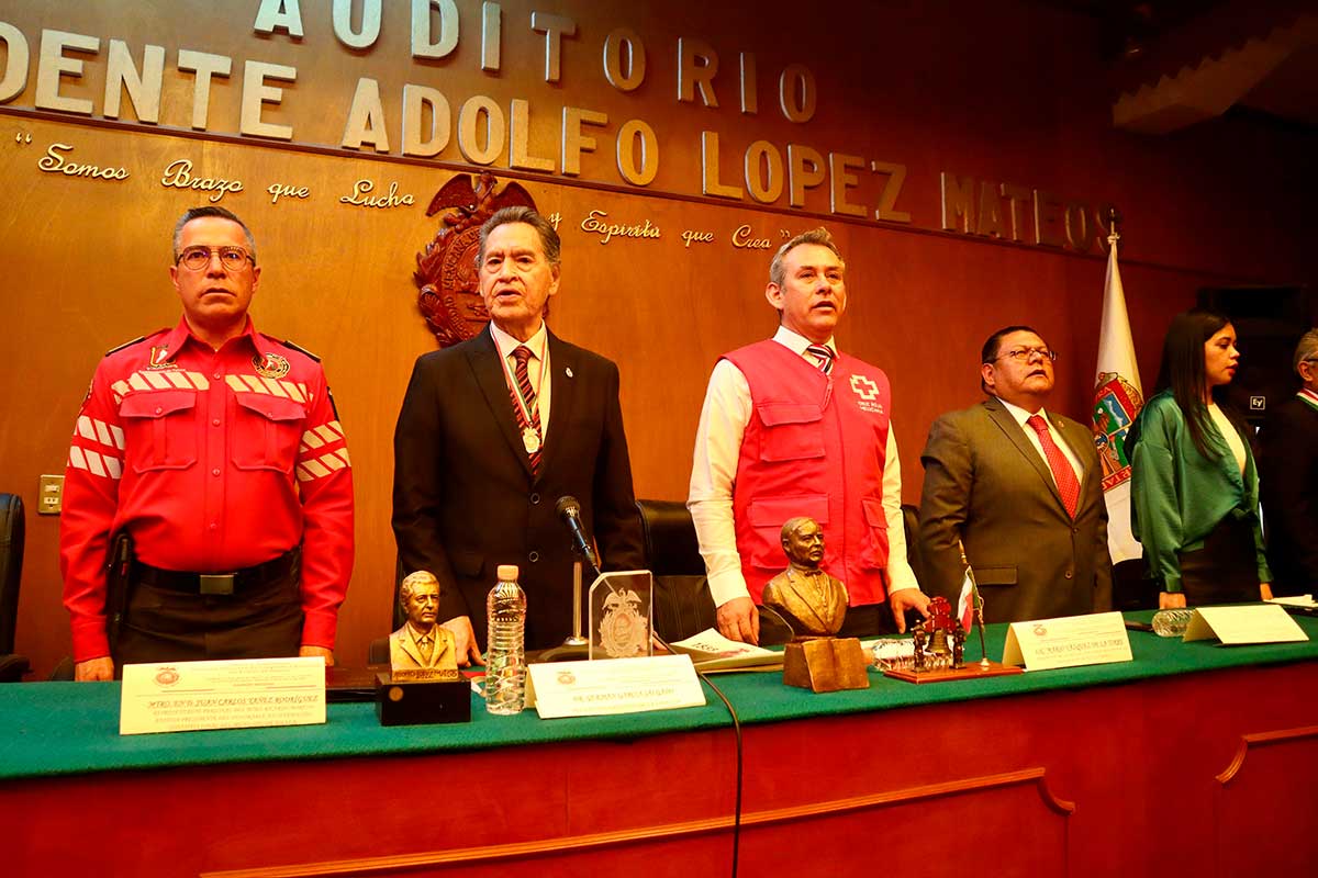 Homejanes por labor humanitaria.