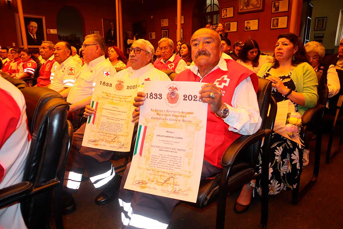Homejanes por labor humanitaria.