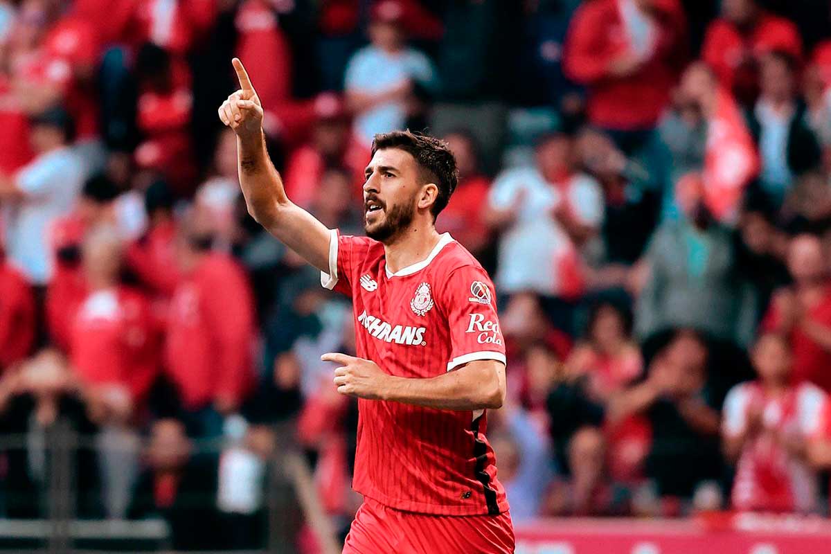 Toluca derrota a Santos y se trepa al liderato general junto al América