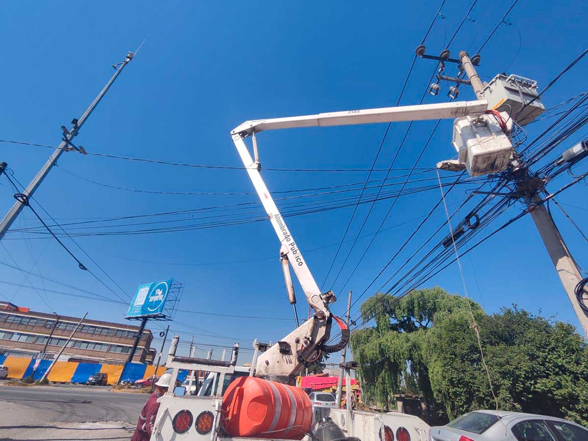 Toluca refuerza la seguridad con mantenimiento a cámaras de videovigilancia y poda urbana
