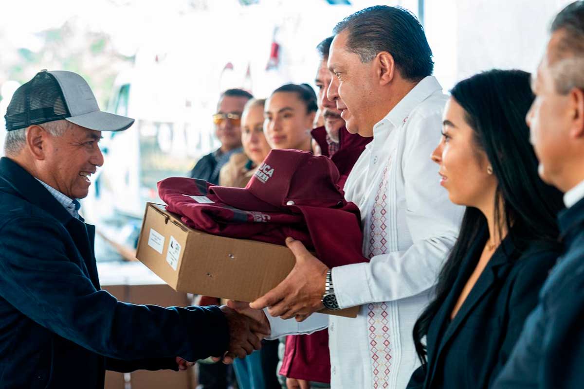 Toluca se pone guapa: Ricardo Moreno entrega uniformes y herramientas a trabajadores de Servicios Públicos