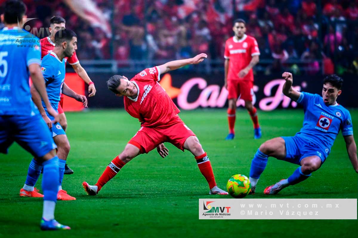 Toluca y Cruz Azul empatan en un duelo intenso y La Máquina se lleva el millón de dólares