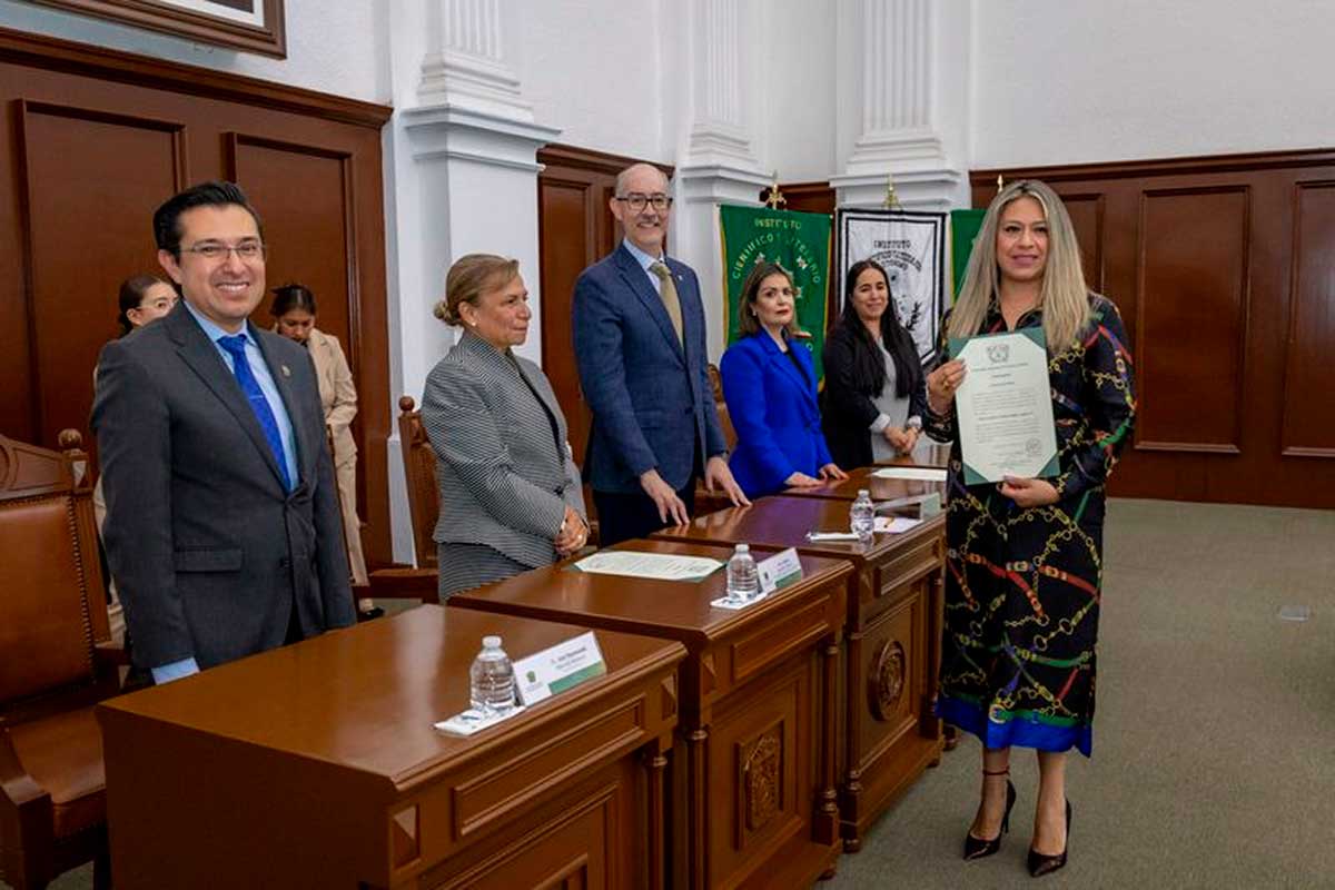 UAEMéx reconoce a docentes por su compromiso y otorga 467 definitividades