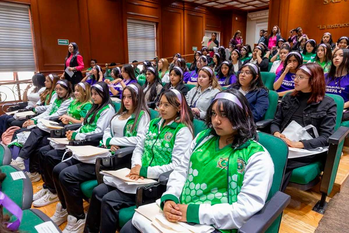 UAEMéx reconoce a jóvenes que rompen barreras en la tecnología con el Programa Tecnolochicas