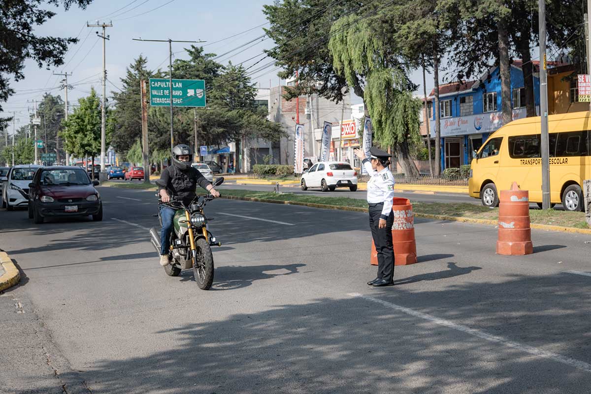 Carril de contraflujo en Paseo Colón mejora la movilidad matutina en Toluca