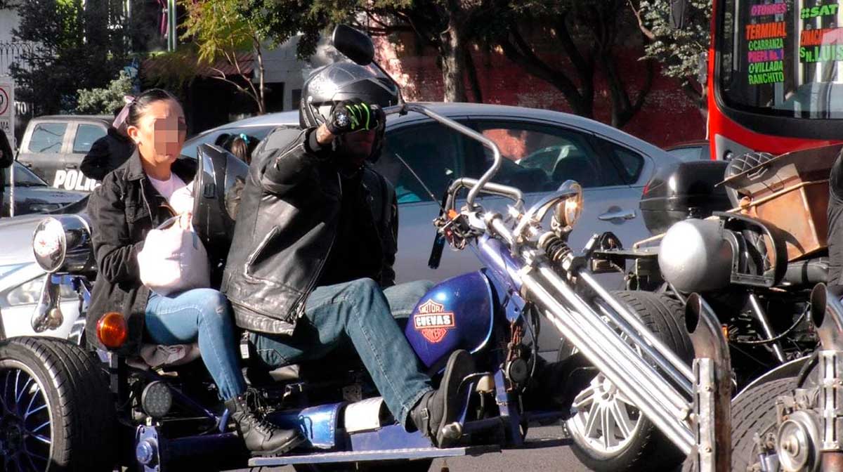 El Ayuntamiento de Toluca refuerza la campaña "Cascos que cuentan historias" para prevenir accidentes mortales de motociclistas.